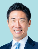 塩崎彰久 議員の顔写真