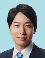 小倉將信 議員の顔写真